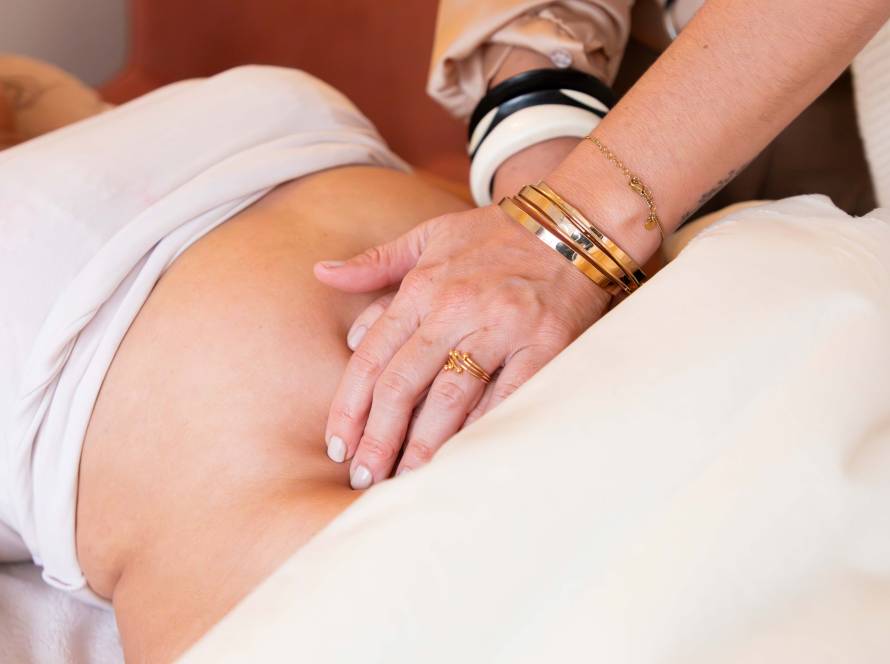 Soin du ventre à Paris 10 – toucher abdominal doux